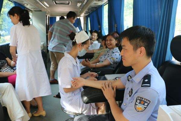 獻(xiàn)血危害健康？廣州獻(xiàn)血屋廠家為您辟謠 02